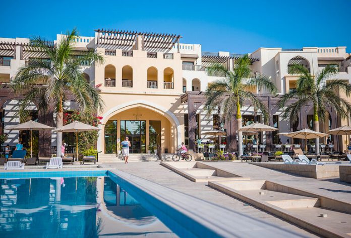 Hotel Bintang Lima Oman - Spa Therapist Wanita Berpengalaman & Profesional